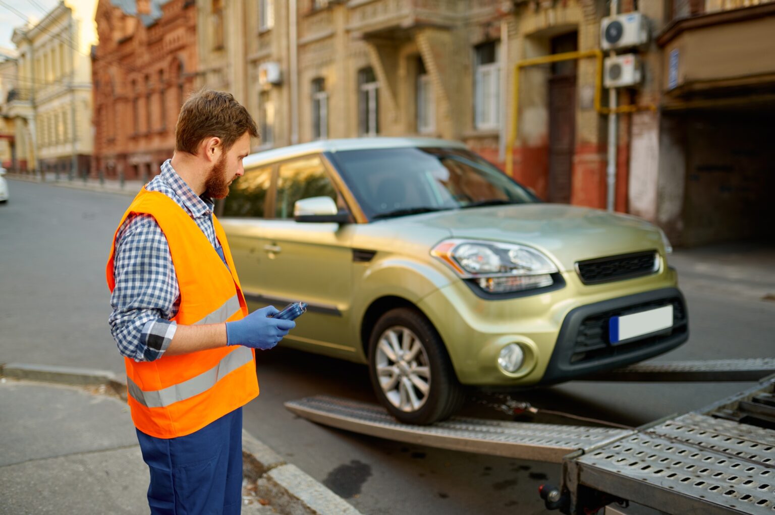 Avtovleka pomoč na cesti Prevoz vozil – Prevoz motorjev Popravilo predrtih gum (inekcija) Menjava akumulatorjev Dostava goriva Pomoč pri vžigu
